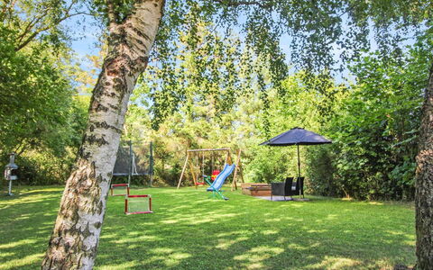 Rask - 3Km from the Sea: Legna, Casa, Villetta, Casa, Tetto, Area Rurale, Raccordo, Log Cabin, Edifici Giardino, Latifoglie