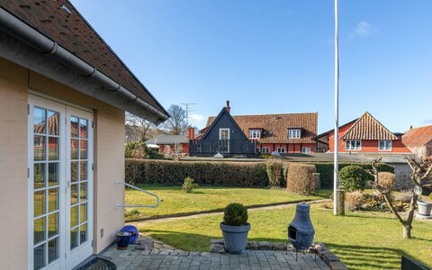 Jolin - 200M from the Sea: Legna, Casa, Villetta, Casa, Tetto, Area Rurale, Raccordo, Log Cabin, Edifici Giardino, Latifoglie