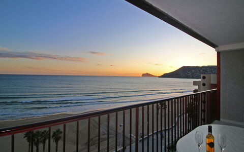 Calpe Playa: Acqua, Cielo, Nube, Proprietà, Recinzione, Afterglow, Tramonto, Orizzonte, Crepuscolo, Alba