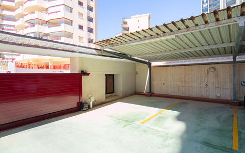Calpe Playa: Costruzione, Proprietà, Giorno, Cielo, Finestra, Asfalto, Shade, Zona Residenziale, Manto Stradale, Quartiere