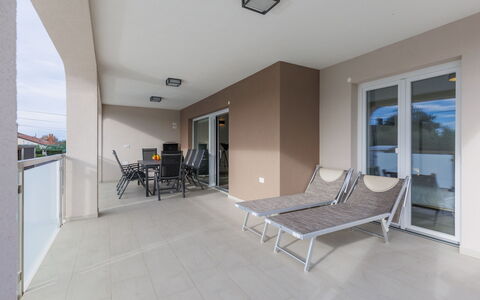 Umag Murine 110: Proprietà, Interior Design, Shade, Sala, Pavimento, Soggiorno, Legna, Pavimentazione, Immobiliare