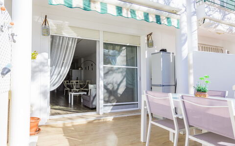 Brisa Mar: Proprietà, Mobilia, Costruzione, Interior Design, Porta, Sedia, Soggiorno, Casa, Finestra, Divano