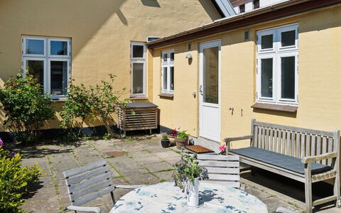 Detlef - 200M from the Sea: Legna, Casa, Villetta, Casa, Tetto, Area Rurale, Raccordo, Log Cabin, Edifici Giardino, Latifoglie