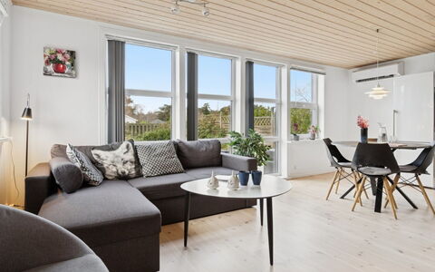 Algeth - 350M from the Sea: Mobilia, Interior Design, Pavimentazione, Pavimento, Legna, Soffitto, Pavimento In Legno, Divano, Soggiorno, Lampada