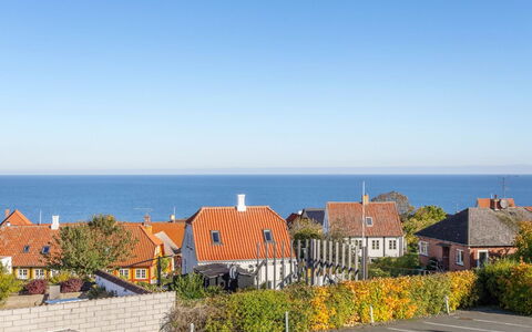Gulla - 300M from the Sea: Costruzione, Casa, Finestra, Casa, Tetto, Zona Residenziale, Arbusto, Villetta, Lotto