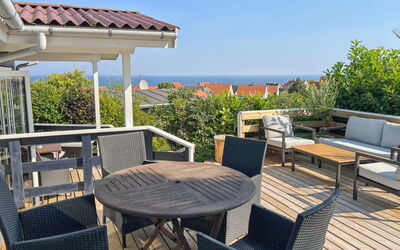 Jolanda - 800M from the Sea