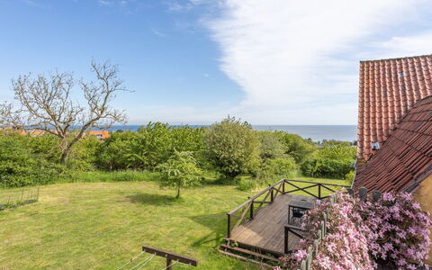 Amlethus - 375M from the Sea: Tetto, Casa, Casa, Villetta, Raccordo, Estate, Driveway, Edifici Giardino, Cortile, Capannone