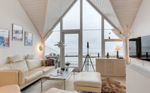 Armela - 10M from the Sea: Interior Design, Mobilia, Soffitto, Casa, Soggiorno, Divano, Sedia, Appartamento, Pavimento In Legno