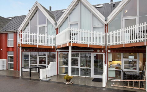 Armela - 10M from the Sea: Architettura, Casa, Tetto, Raccordo, Parcheggio, Tenda, Balcone, Illuminazione Diurna