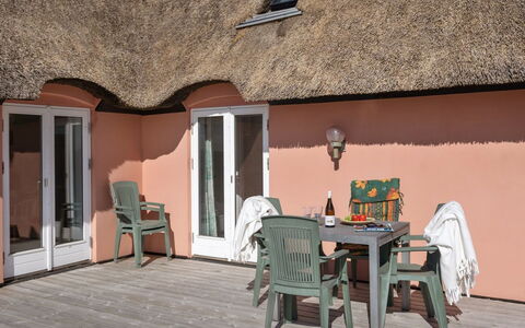 Tabea - 150M from the Sea: Legna, Color Legno, Plank, Latifoglie, Villetta, Deck, Raccordo, Shade, Pavimento In Legno, Edifici Giardino