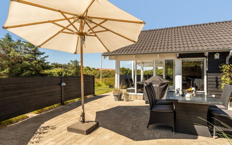 Federica - 500M from the Sea: Tetto, Casa, Porta, Villetta, Shade, Raccordo, Cortile, Estate, Backyard