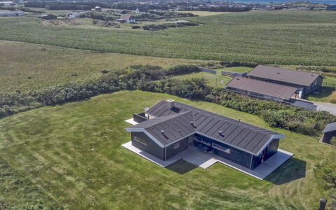 Tetta - 800M from the Sea: Mobilia, Interior Design, Sedia, Pavimentazione, Tavolo, Ricorrere, Pavimento, Soffitto, Camera, Eco Hotel