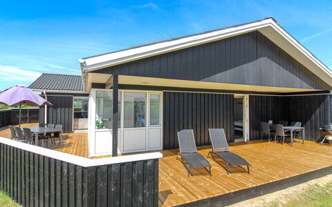 Dome - 750M from the Sea: Legna, Casa, Casa, Tetto, Shade, Materiale Composito, Raccordo, Portico, Estate, Villetta