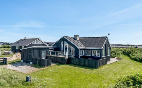 Gynther - 150M from the Sea: Tetto, Lotto, Villetta, Casa, Area Rurale, Capannone, Raccordo, Edifici Giardino, Log Cabin, Capanna