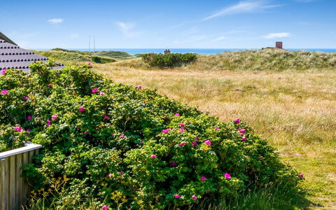 Katla - 400M from the Sea: Casa, Casa, Porta, Tetto, Villetta, Estate, Giardino, Shade, Raccordo, Cortile