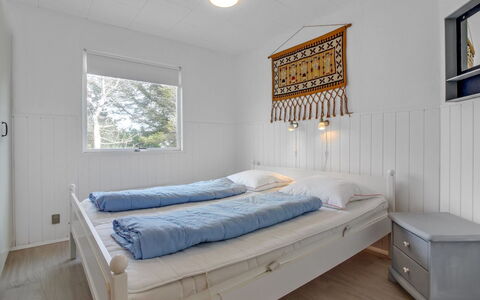Hellin - 300M from the Sea: Pavimentazione, Pavimento, Legna, Camera Da Letto, Interior Design, Letto, Soffitto, Mobilia, Camera, Bedding
