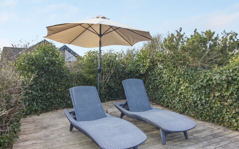 Jespar - 300M from the Sea: Casa, Casa, Porta, Tetto, Villetta, Estate, Giardino, Shade, Raccordo, Cortile