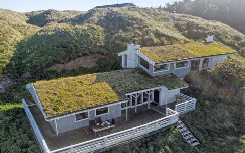 Trude - 250M from the Sea: Arbusto, Urban Design, Groundcover, Brick, Appartamento, Estate, Muratura, Balcone, Landscaping