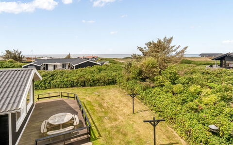 Bengta - 200M from the Sea: Casa, Tetto, Casa, Villetta, Capannone, Edifici Giardino, Raccordo, Cortile, Log Cabin, Capanna