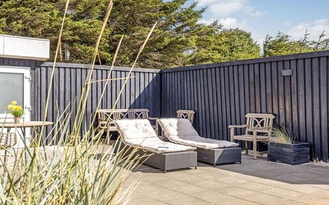 Ingemar - 100M from the Sea: Legna, Mobili Da Esterno, Latifoglie, Plank, Deck, Giardino, Backyard, Pavimento In Legno, Color Legno, Cortile