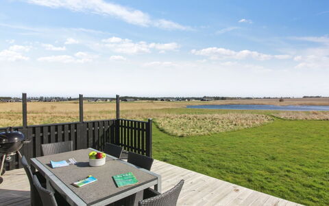 Mirkka - 1.5Km from the Sea: Legna, Casa, Villetta, Casa, Tetto, Area Rurale, Raccordo, Log Cabin, Edifici Giardino, Latifoglie