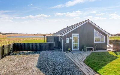 Mirkka - 1.5Km from the Sea