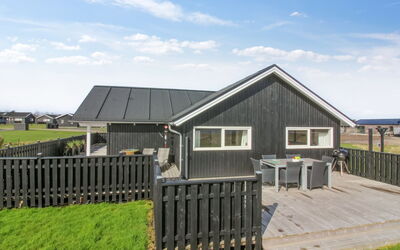 Mirkka - 1.5Km from the Sea