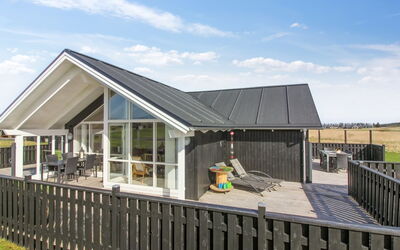 Mirkka - 1.5Km from the Sea