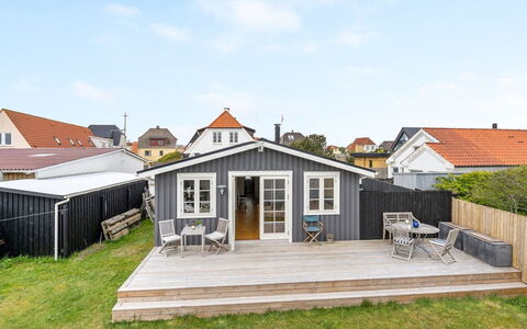 Sofine - 250M from the Sea: Casa, Tetto, Casa, Villetta, Raccordo, Estate, Deck, Portico, Plank, Cortile