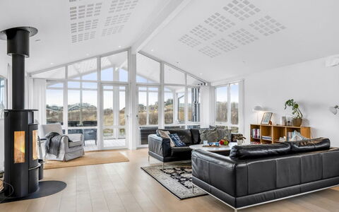 Eileen - 300M from the Sea: Legna, Casa, Villetta, Casa, Tetto, Area Rurale, Raccordo, Log Cabin, Edifici Giardino, Latifoglie