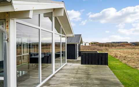 Eileen - 300M from the Sea: Legna, Casa, Villetta, Casa, Tetto, Area Rurale, Raccordo, Log Cabin, Edifici Giardino, Latifoglie