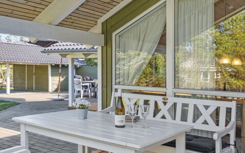 Saana - 700M from the Sea: Casa, Tetto, Casa, Porta, Villetta, Shade, Giardino, Groundcover, Portico, Cortile
