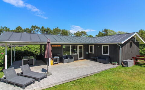 Ylva - 650M from the Sea: Legna, Casa, Portico, Deck, Latifoglie, Tetto, Color Legno, Pavimento In Legno, Eco Hotel