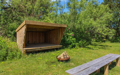 Ylva - 650M from the Sea: Legna, Casa, Portico, Deck, Latifoglie, Tetto, Color Legno, Pavimento In Legno, Eco Hotel