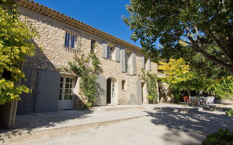 Domaine de Piegros: Pianta, Cielo, Finestra, Costruzione, Porta, Manto Stradale, Lotto, Luce Del Sole, Shade, Villetta