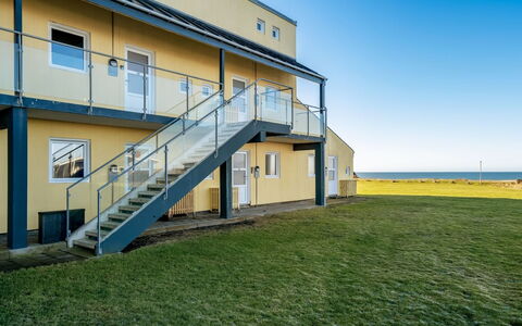 Risker - 70M from the Sea: Villetta, Backyard, Cortile, Edifici Giardino, Capannone, Raccordo, Mobili Da Esterno, Log Cabin, Struttura Esterna, Baracca