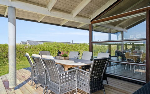 Danica - 175M from the Sea: Casa, Tetto, Casa, Porta, Villetta, Shade, Giardino, Groundcover, Portico, Cortile