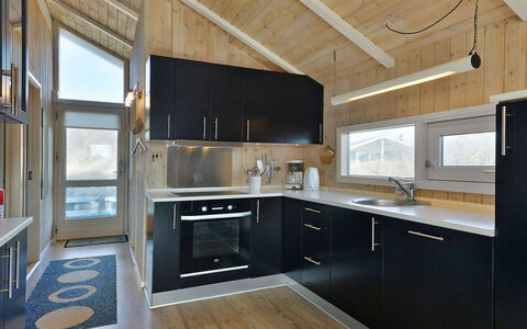 Styrbiorn - 100M from the Sea: Casa, Casa, Porta, Tetto, Villetta, Estate, Giardino, Shade, Raccordo, Cortile