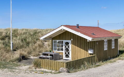 Guthfrith - 100M from the Sea: Tetto, Casa, Porta, Villetta, Shade, Raccordo, Cortile, Estate, Backyard