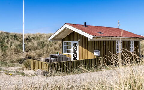 Guthfrith - 100M from the Sea: Tetto, Casa, Porta, Villetta, Shade, Raccordo, Cortile, Estate, Backyard