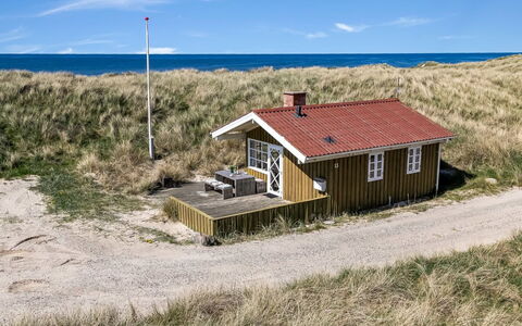 Guthfrith - 100M from the Sea: Tetto, Casa, Porta, Villetta, Shade, Raccordo, Cortile, Estate, Backyard