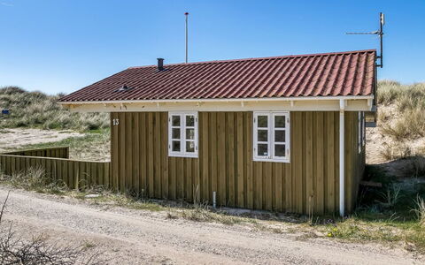 Guthfrith - 100M from the Sea: Tetto, Casa, Porta, Villetta, Shade, Raccordo, Cortile, Estate, Backyard