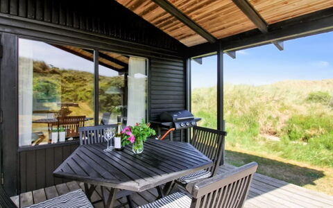 Tulir - 300M from the Sea: Casa, Tetto, Casa, Porta, Villetta, Shade, Giardino, Groundcover, Portico, Cortile