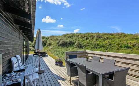Tulir - 300M from the Sea: Casa, Tetto, Casa, Porta, Villetta, Shade, Giardino, Groundcover, Portico, Cortile