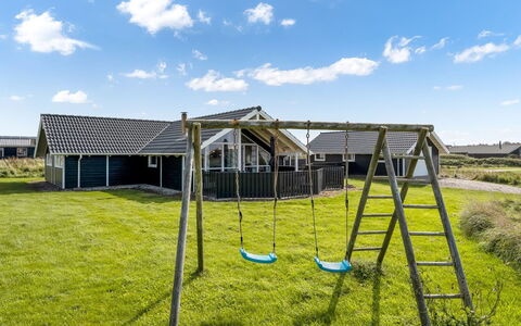 Freya - 200M from the Sea: Tetto, Casa, Zona Residenziale, Casa, Estate, Villetta, Design