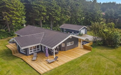 Aniki - 1.4Km from the Sea