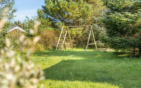 Terho - 1Km from the Sea: Casa, Tetto, Casa, Porta, Villetta, Shade, Giardino, Groundcover, Portico, Cortile
