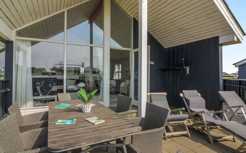 Wifred - 250M from the Sea: Casa, Casa, Porta, Tetto, Villetta, Estate, Giardino, Shade, Raccordo, Cortile