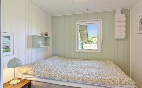 Herma - 300M from the Sea: Legna, Pavimentazione, Pavimento, Camera Da Letto, Soffitto, Interior Design, Letto, Lenzuolo, Telaio Del Letto, Bedding
