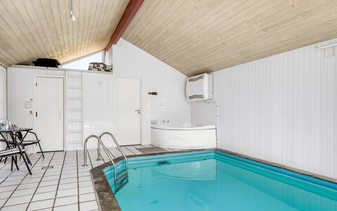 Anne - 100M from the Sea: Pavimento, Pavimentazione, Soffitto, Materiale Composito, Piscina, Ricorrere, Hotel, Design, Attico, Idraulico Fixture